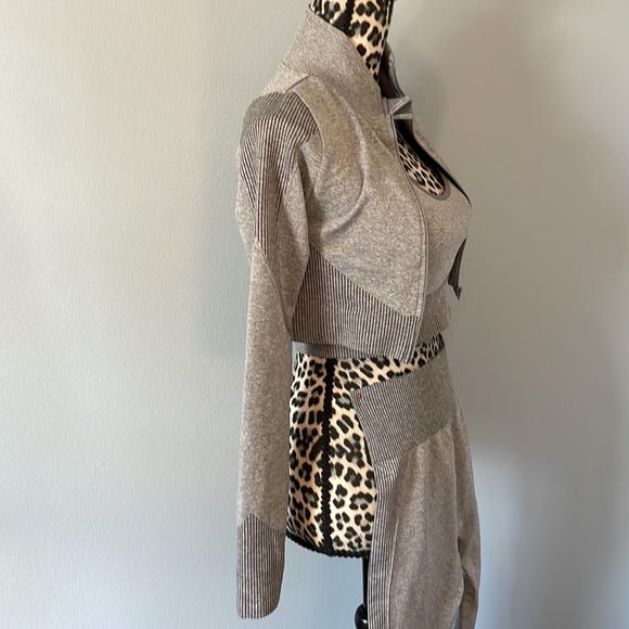 LA Image Gray Workout Outfit Size Small - Picture 8 of 9